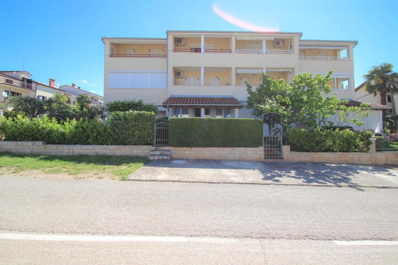 דירות Novigrad Istria Roko מראה חיצוני תמונה